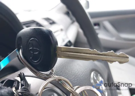 2009 Toyota Camry Le z USA, uszkodzony, nr VIN 4T1BE46K99U877789